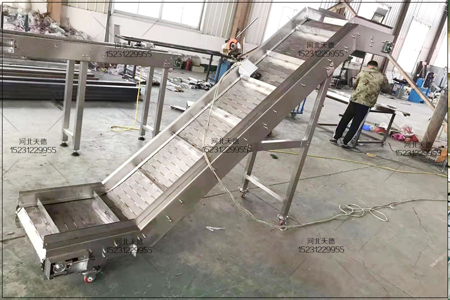 鏈板提升機(jī)