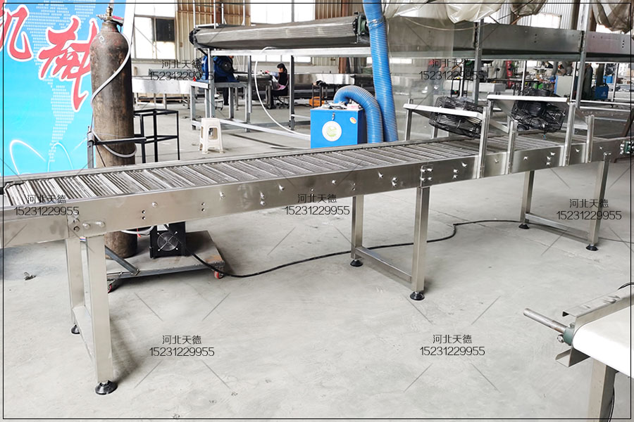 網(wǎng)帶輸送機