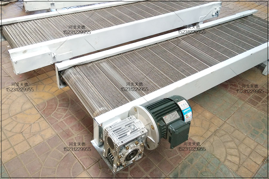 網(wǎng)帶輸送機