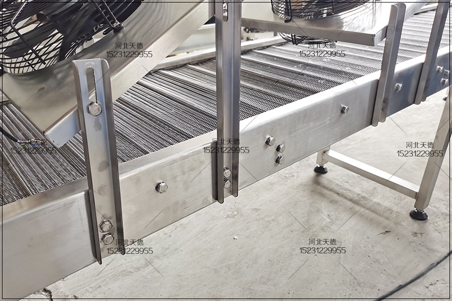 絲網(wǎng)傳送帶輸送機(jī)